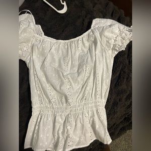 Women’s top size M